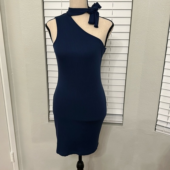 1. State Dress - Picture 1 of 5